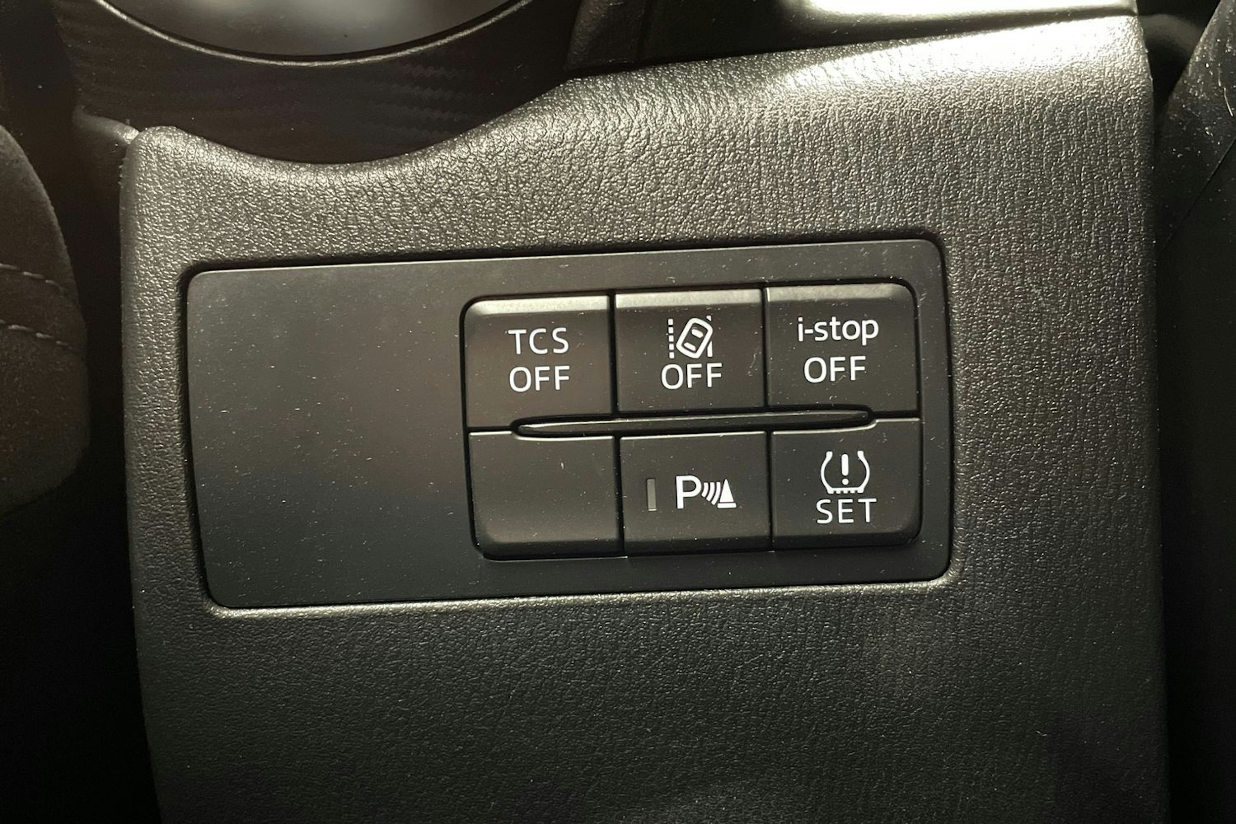 musta Mazda CX-3 2019 kuva 22.