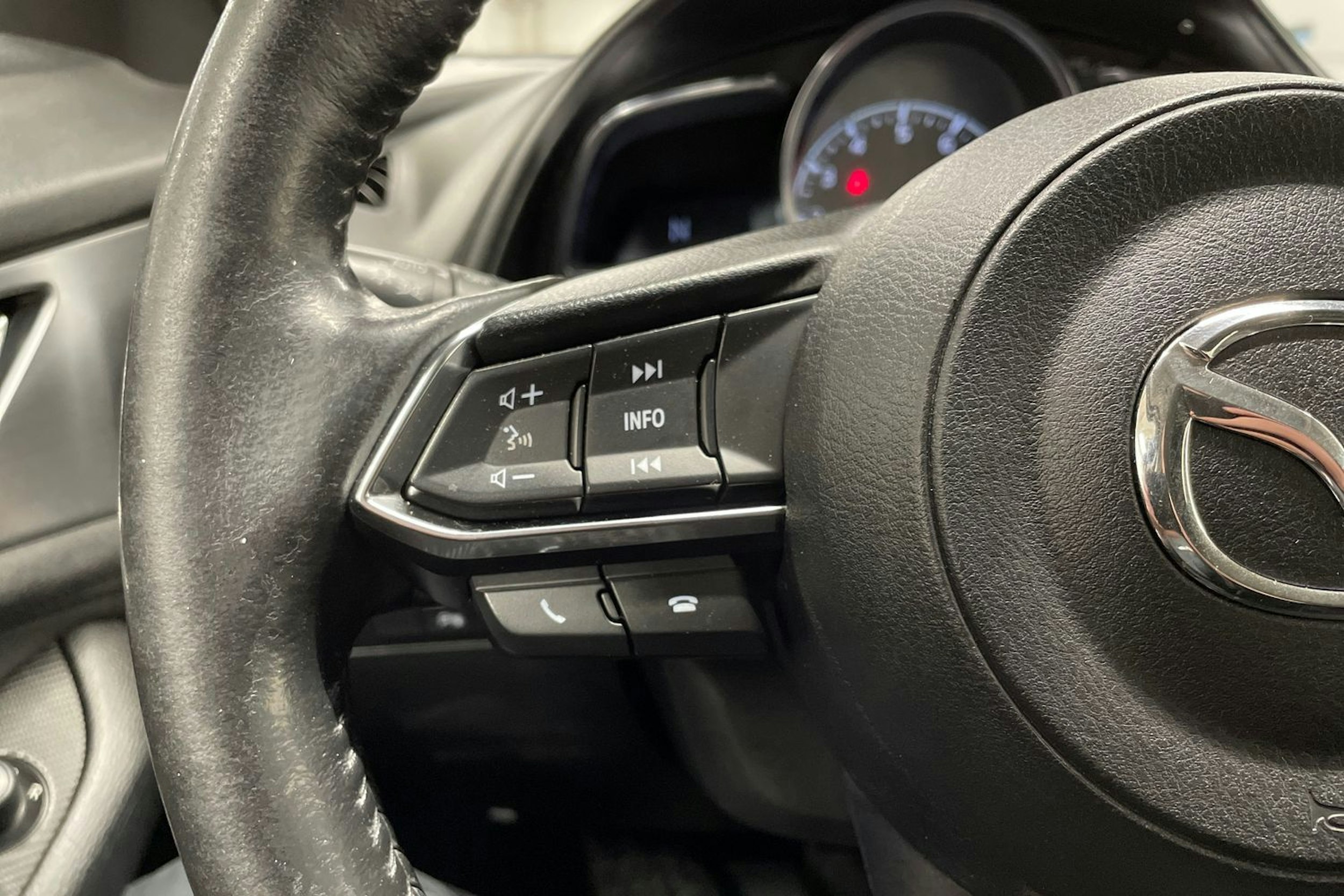 musta Mazda CX-3 2019 kuva 23.