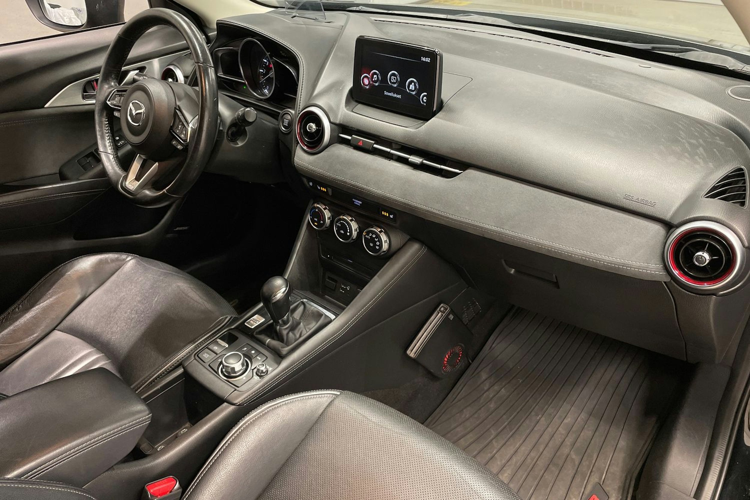 musta Mazda CX-3 2019 kuva 29.