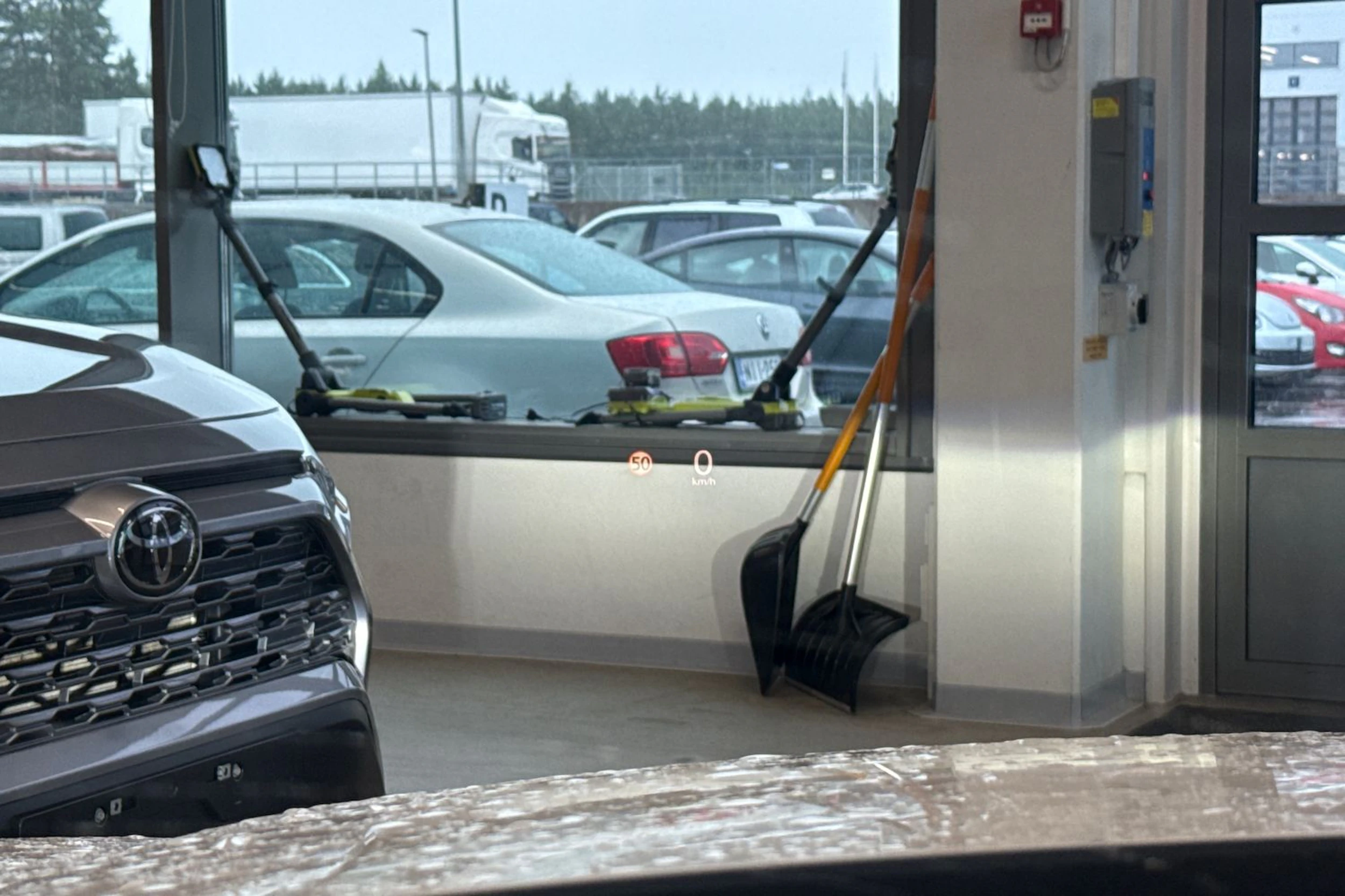 valkoinen Mazda CX-30 2020 kuva 8.