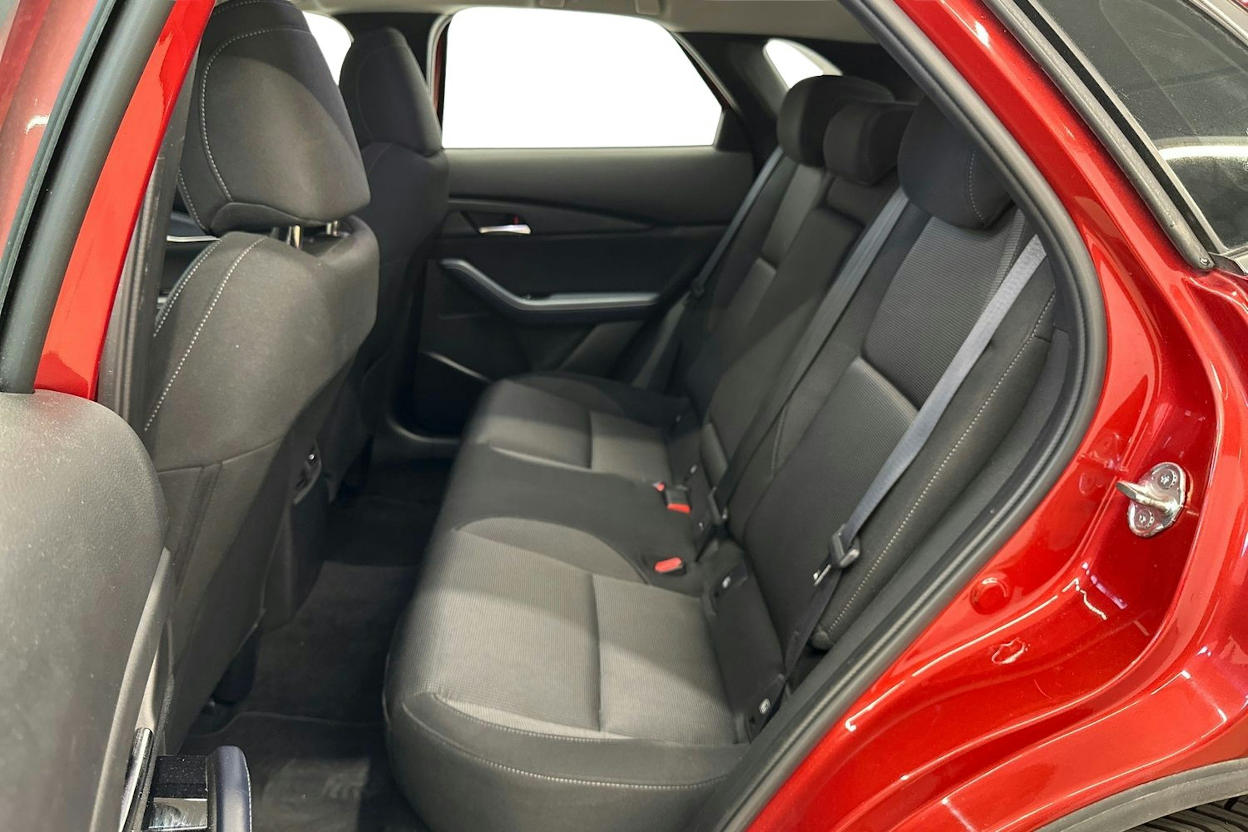 punainen Mazda CX-30 2020 kuva 8.