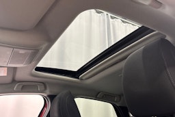 punainen Mazda CX-30 2020 kuva 27.