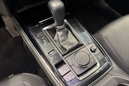 valkoinen Mazda CX-30 2021 kuva 13.