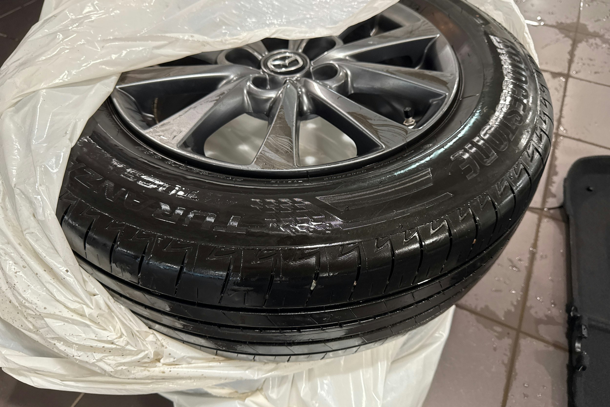 harmaa Mazda CX-30 2022 kuva 10.