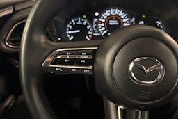 harmaa Mazda CX-30 2022 kuva 13.