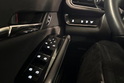 harmaa Mazda CX-30 2022 kuva 15.