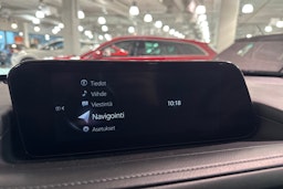 harmaa Mazda CX-30 2022 kuva 18.