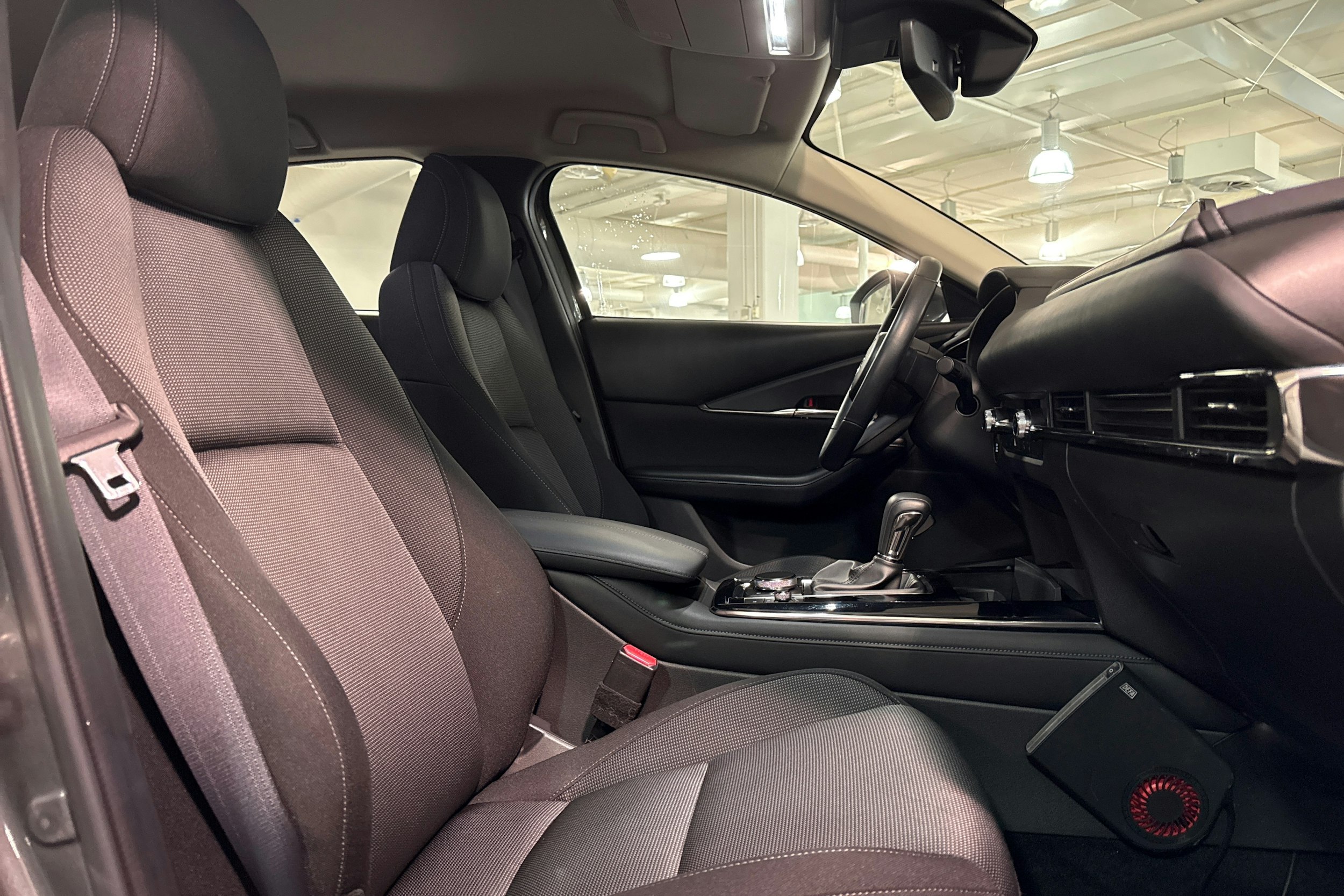 harmaa Mazda CX-30 2022 kuva 21.