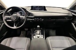punainen Mazda CX-30 2024 kuva 9.
