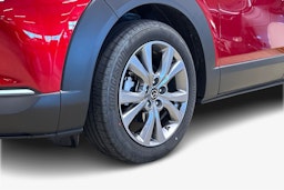 punainen Mazda CX-30 2024 kuva 11.