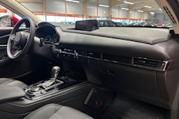 punainen Mazda CX-30 2024 kuva 14.