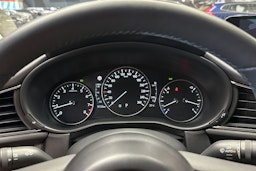 punainen Mazda CX-30 2024 kuva 27.
