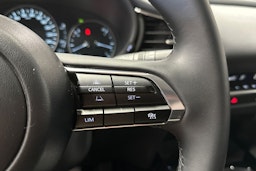 punainen Mazda CX-30 2024 kuva 31.