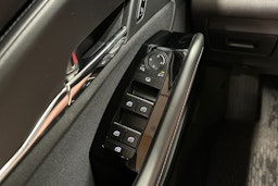 punainen Mazda CX-30 2024 kuva 33.