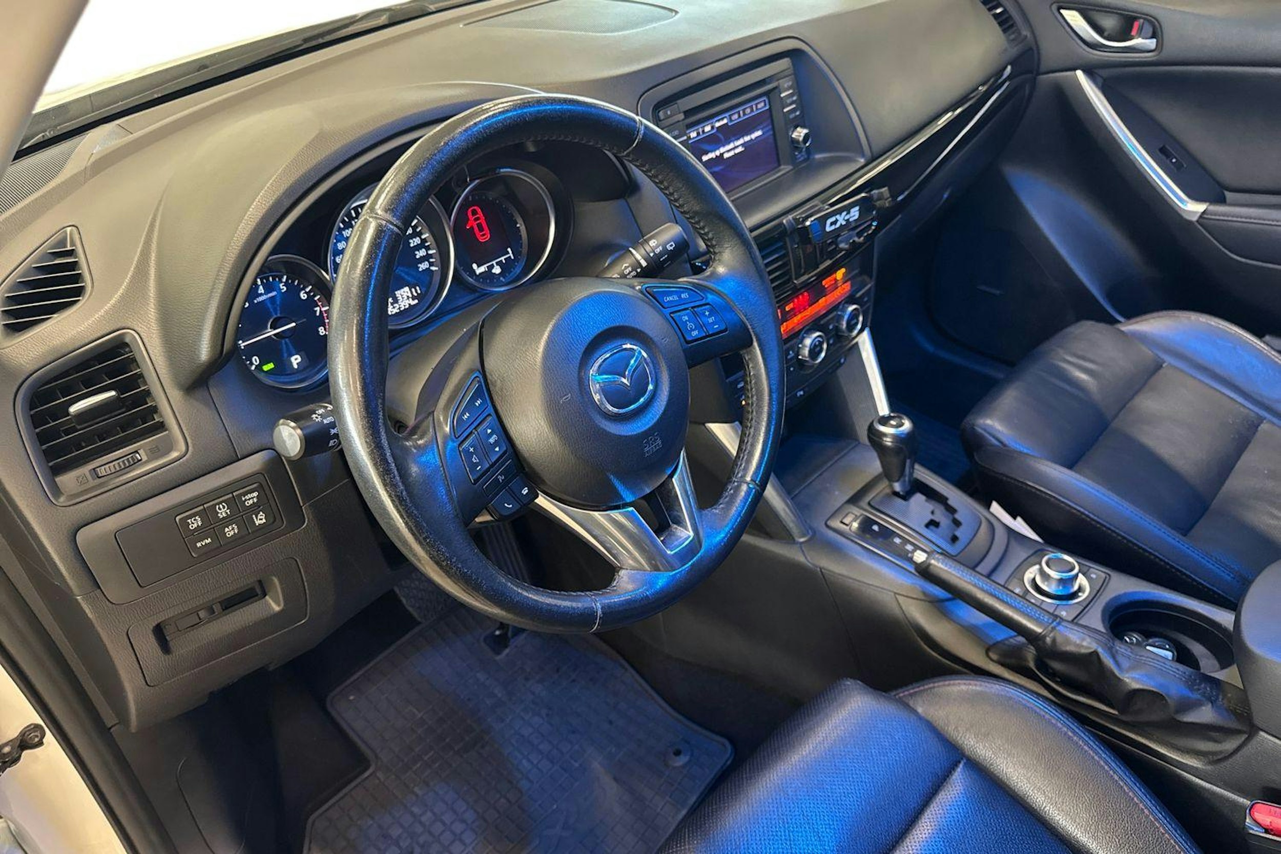 valkoinen Mazda CX-5 2013 kuva 6.
