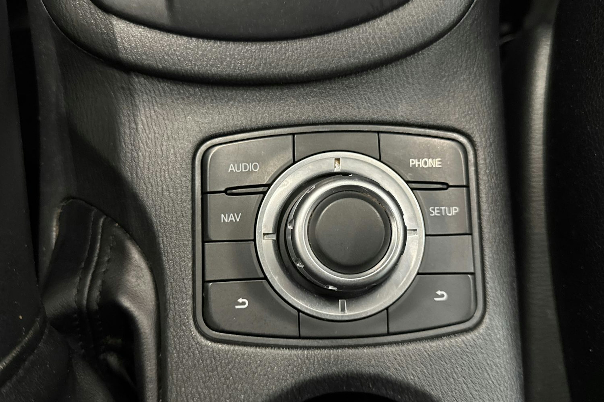 valkoinen Mazda CX-5 2013 kuva 17.
