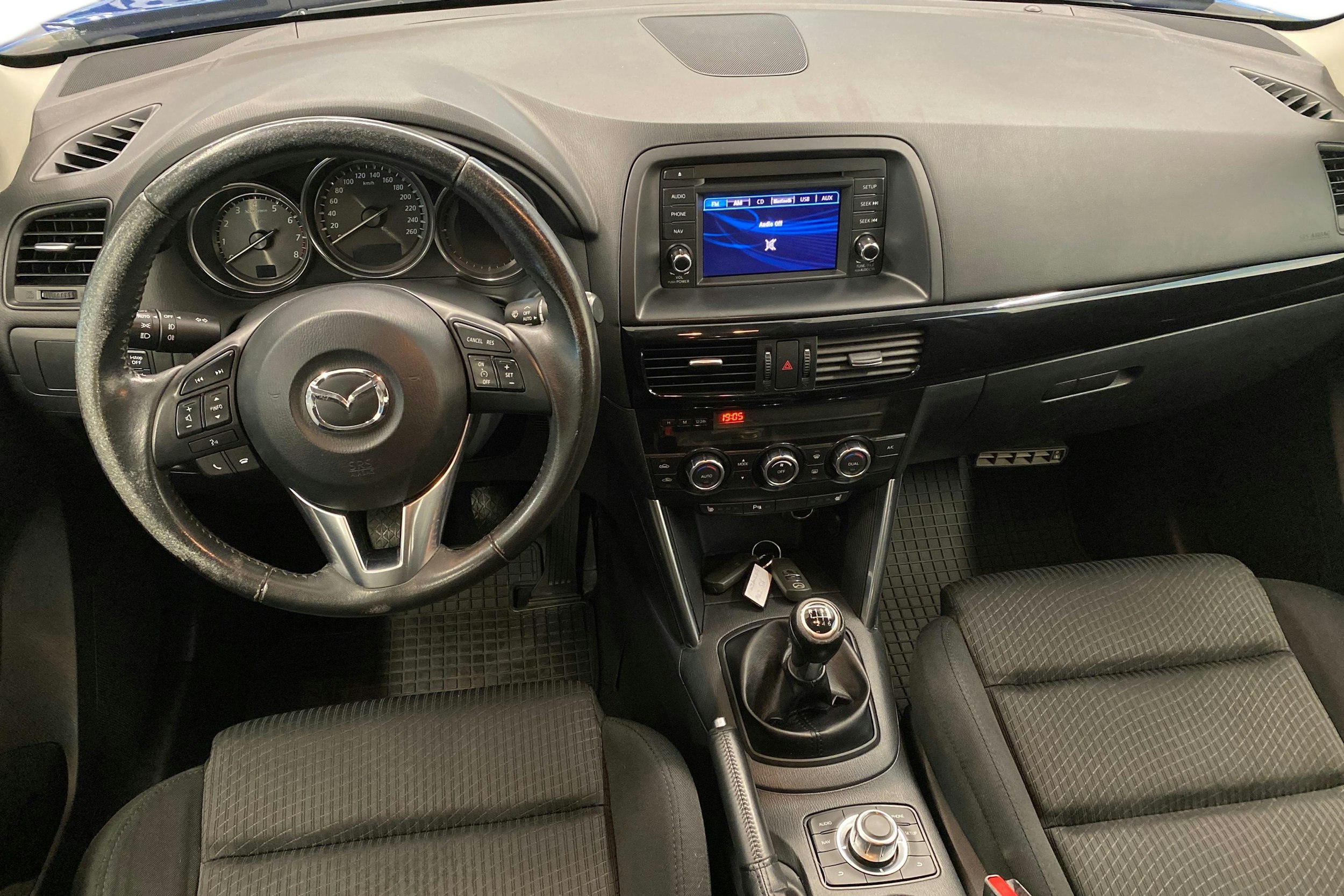 sininen Mazda CX-5 2013 kuva 7.