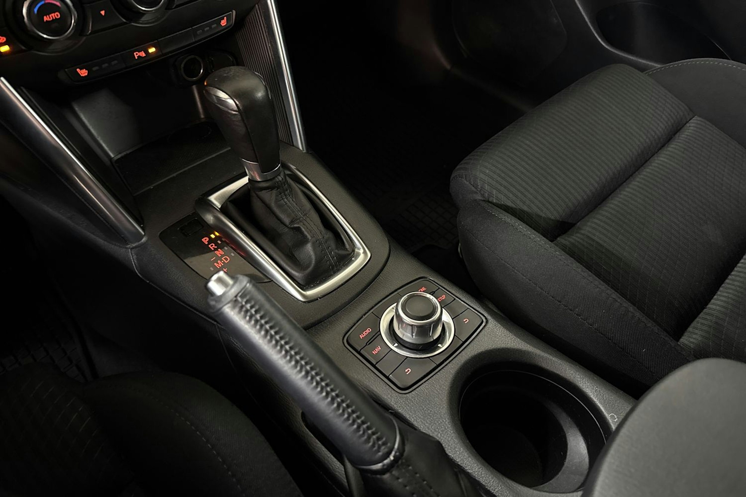 punainen Mazda CX-5 2014 kuva 25.