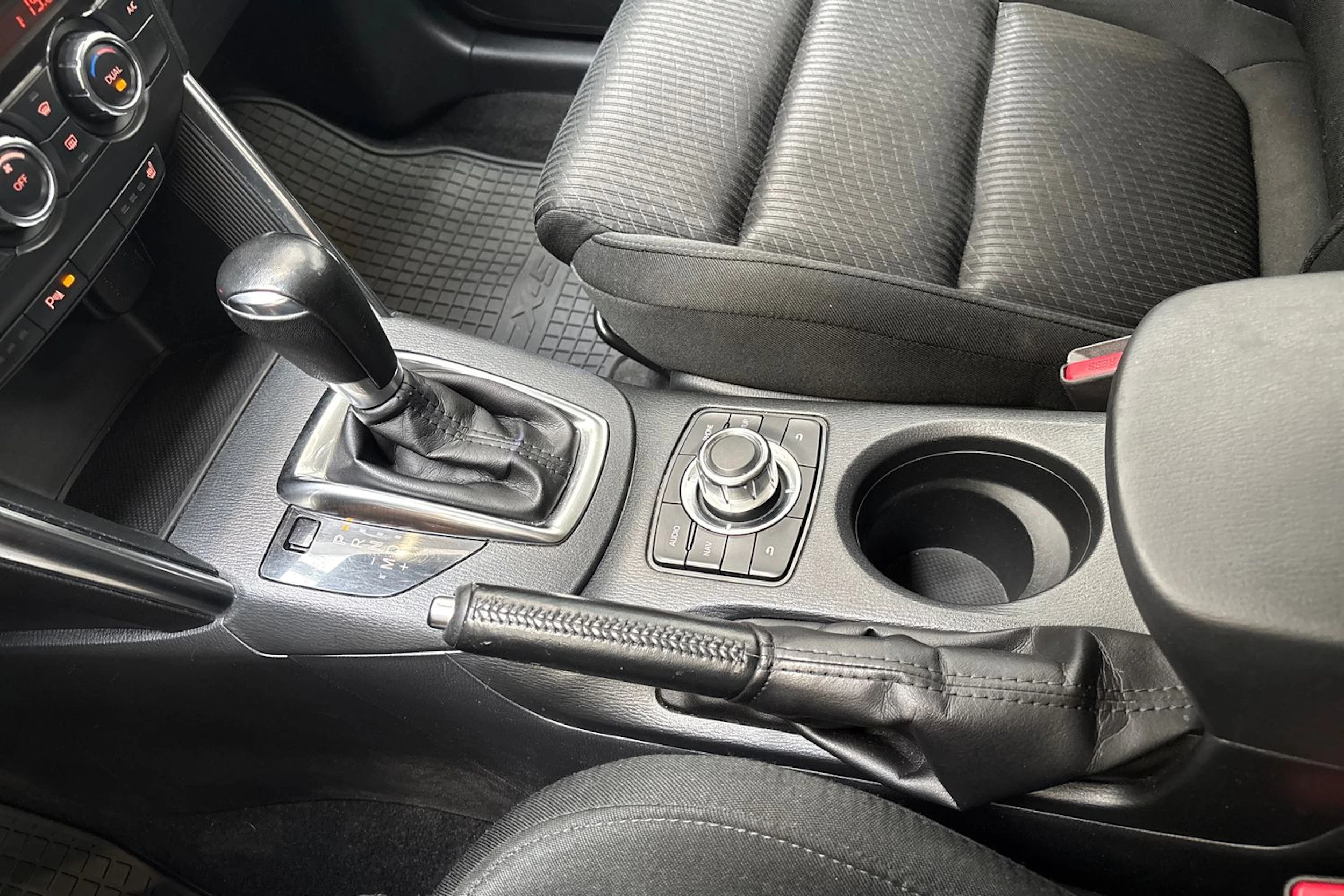 punainen Mazda CX-5 2014 kuva 21.