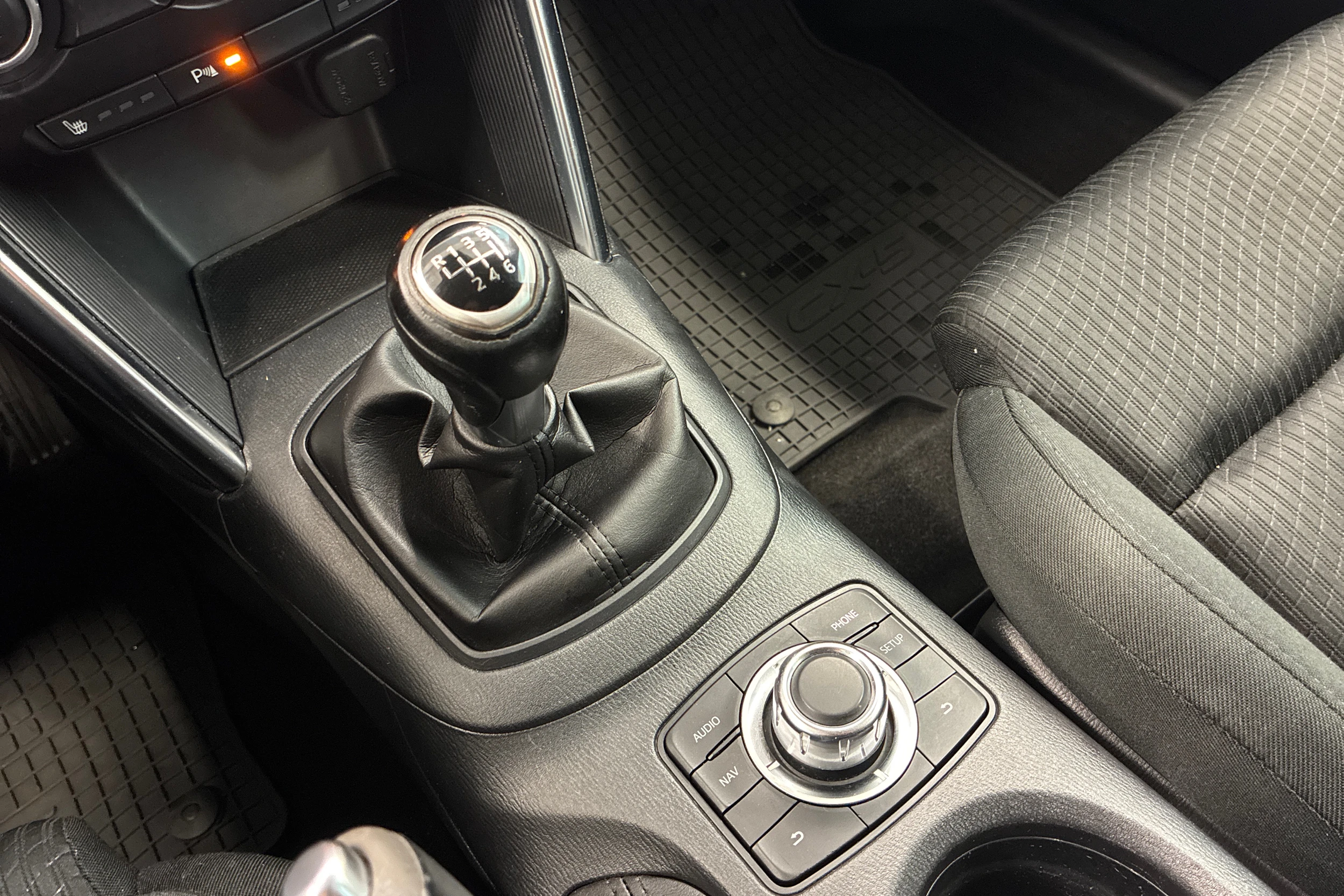 harmaa Mazda CX-5 2015 kuva 21.