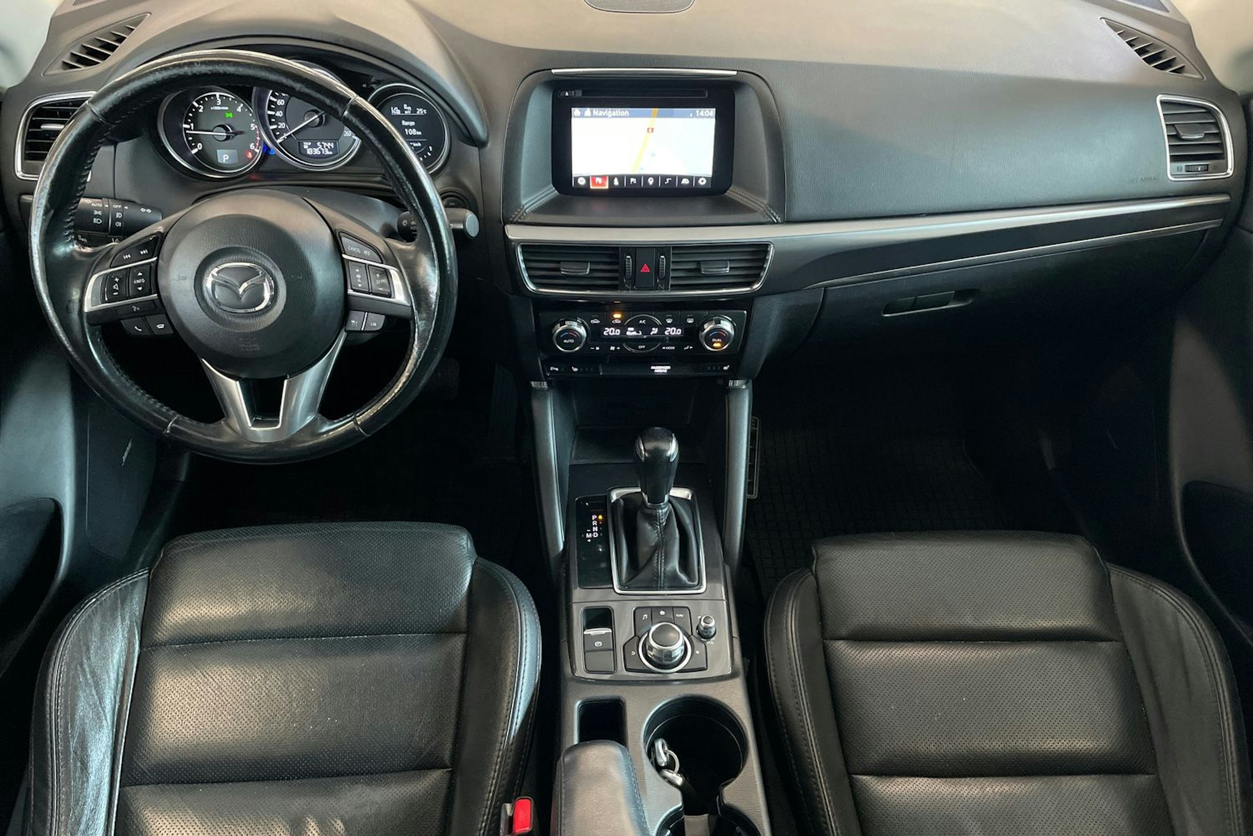 Punainen Mazda cx-5 2015 kuva 9.