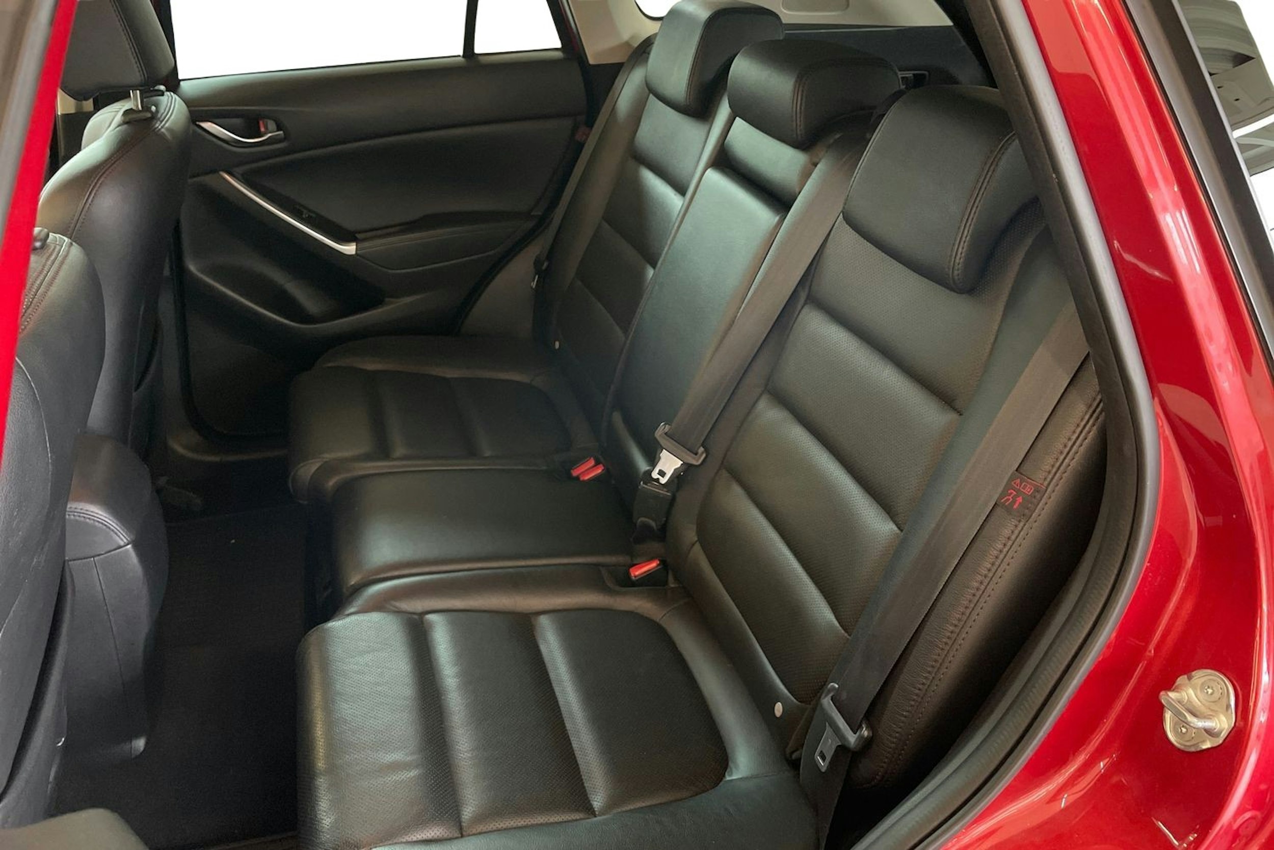 Punainen Mazda cx-5 2015 kuva 10.