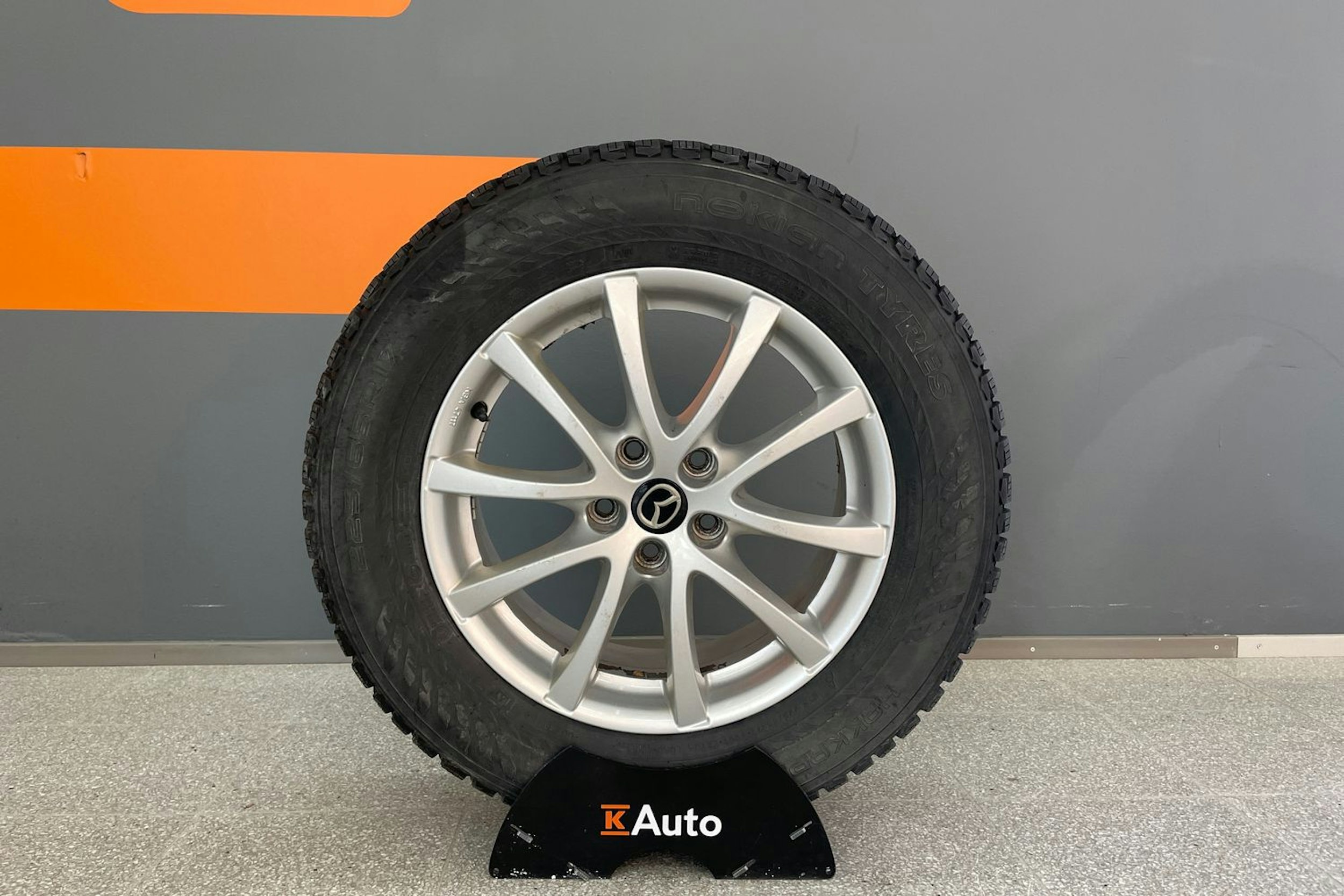 Punainen Mazda cx-5 2015 kuva 13.
