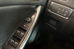 Punainen Mazda cx-5 2015 kuva 19.