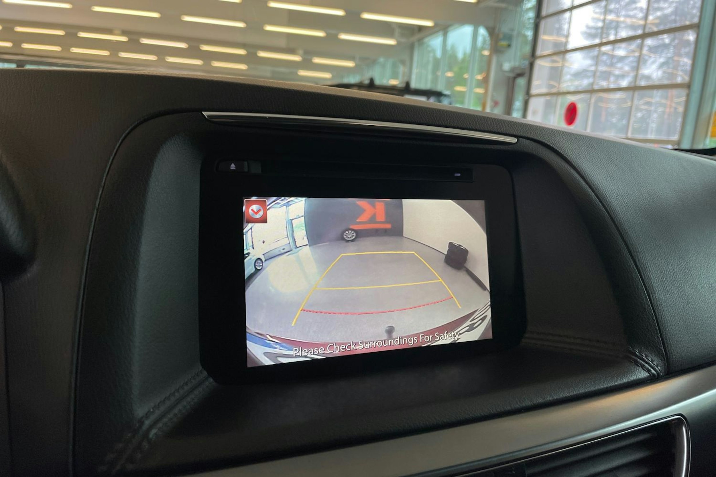 Punainen Mazda cx-5 2015 kuva 22.