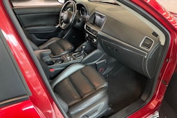 Punainen Mazda cx-5 2015 kuva 26.
