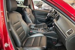 Punainen Mazda cx-5 2015 kuva 27.