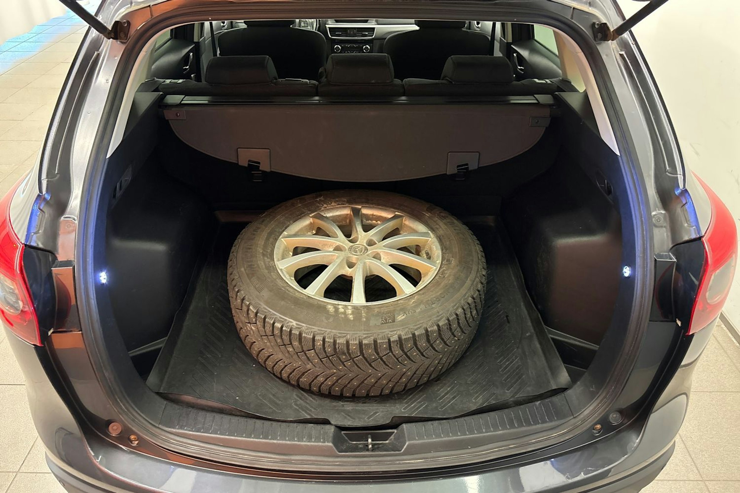 met. harmaa Mazda CX-5 2016 kuva 17.