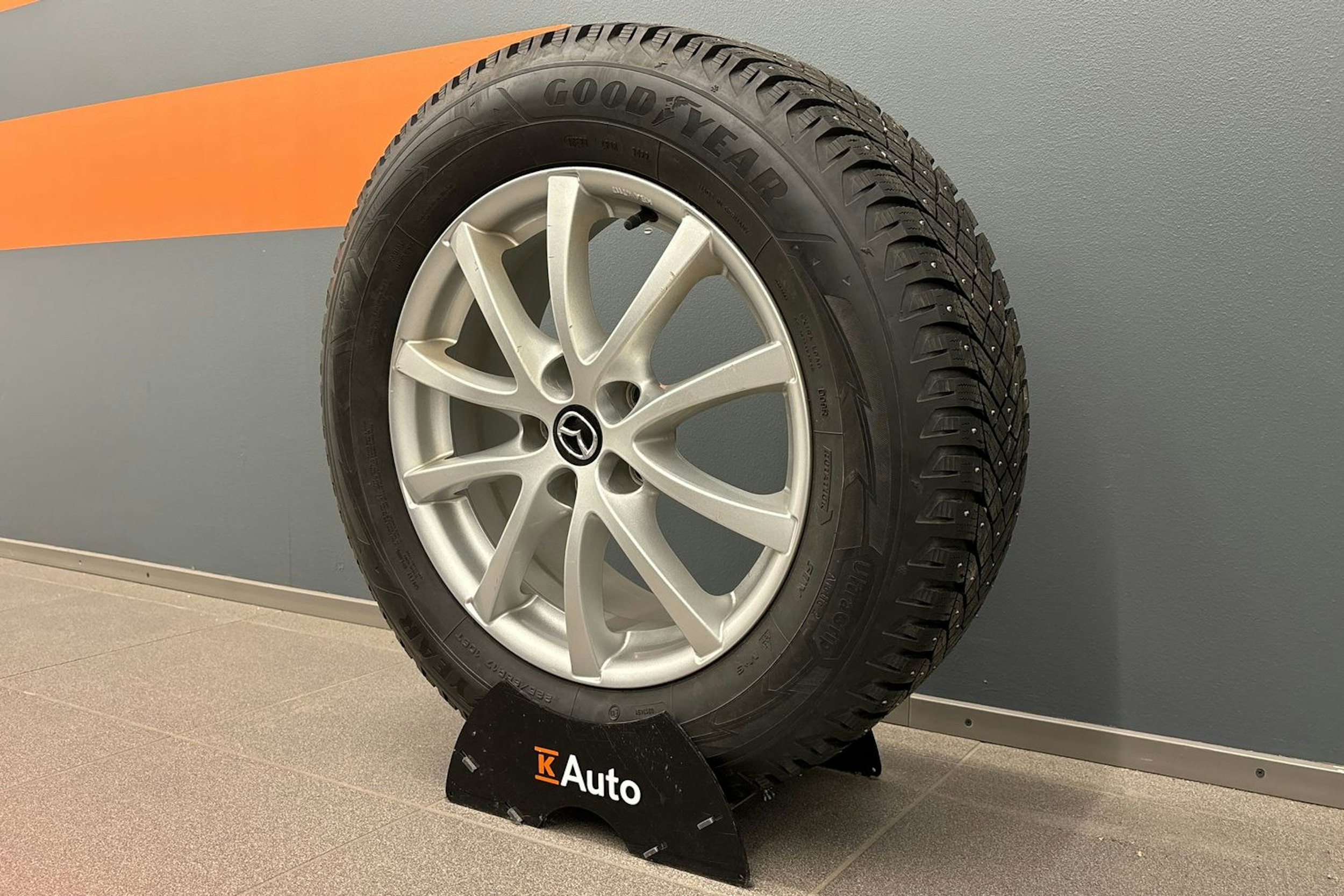 musta Mazda CX-5 2016 kuva 13.