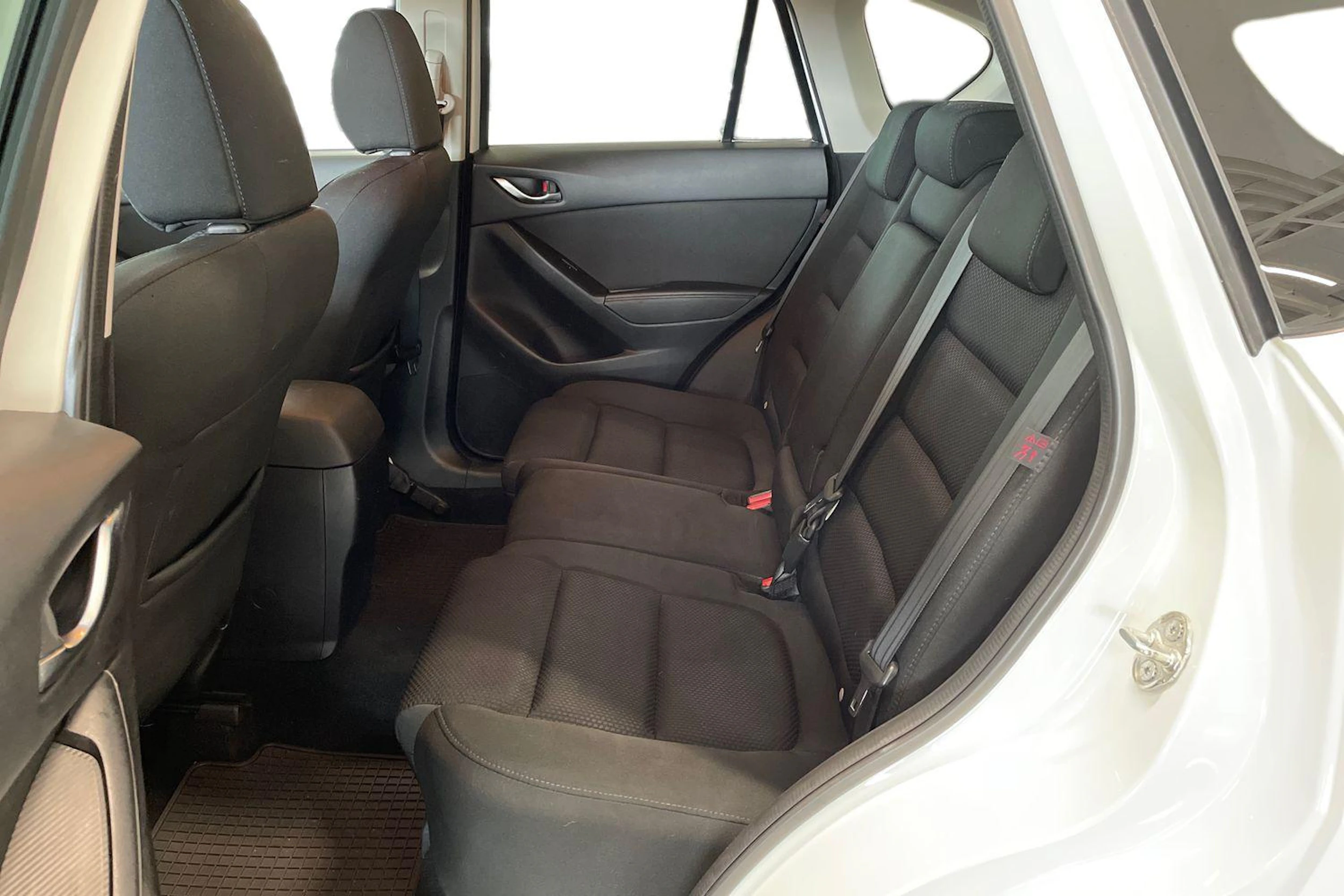 valkoinen Mazda CX-5 2016 kuva 8.