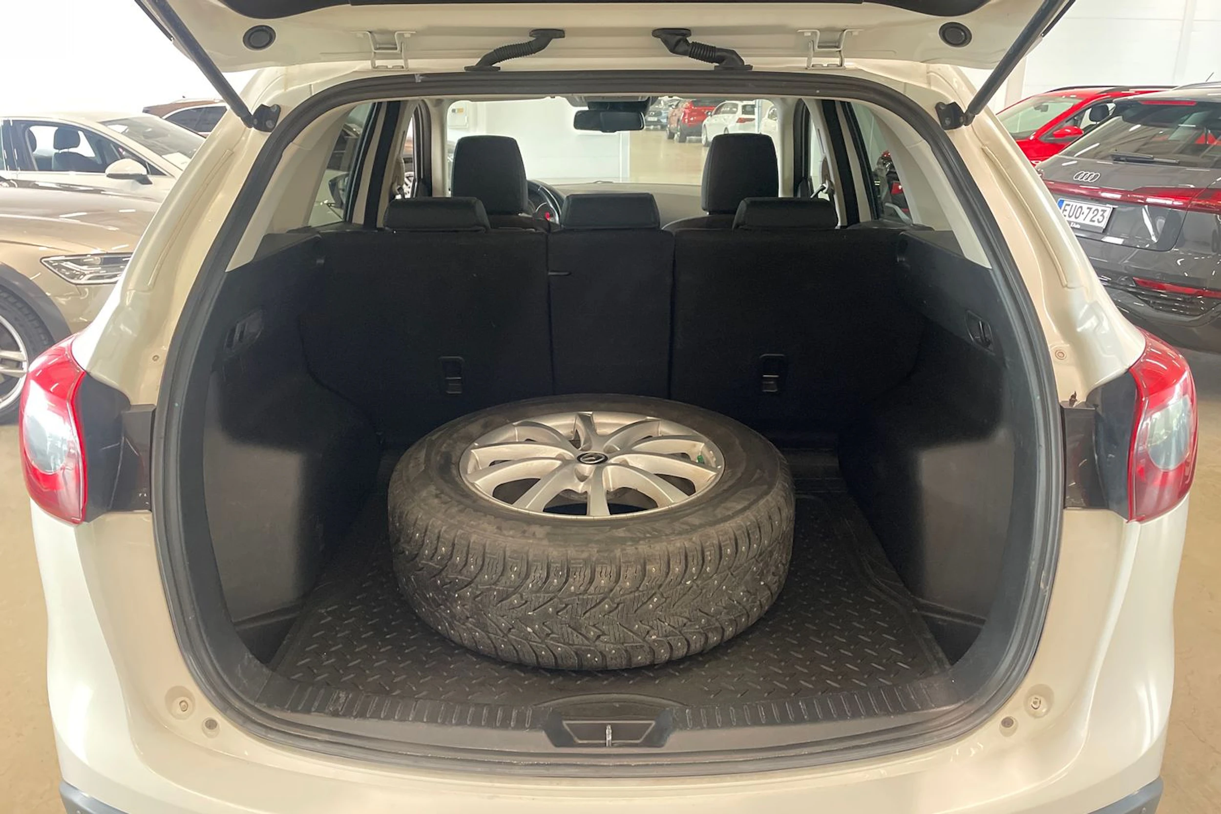 valkoinen Mazda CX-5 2016 kuva 24.