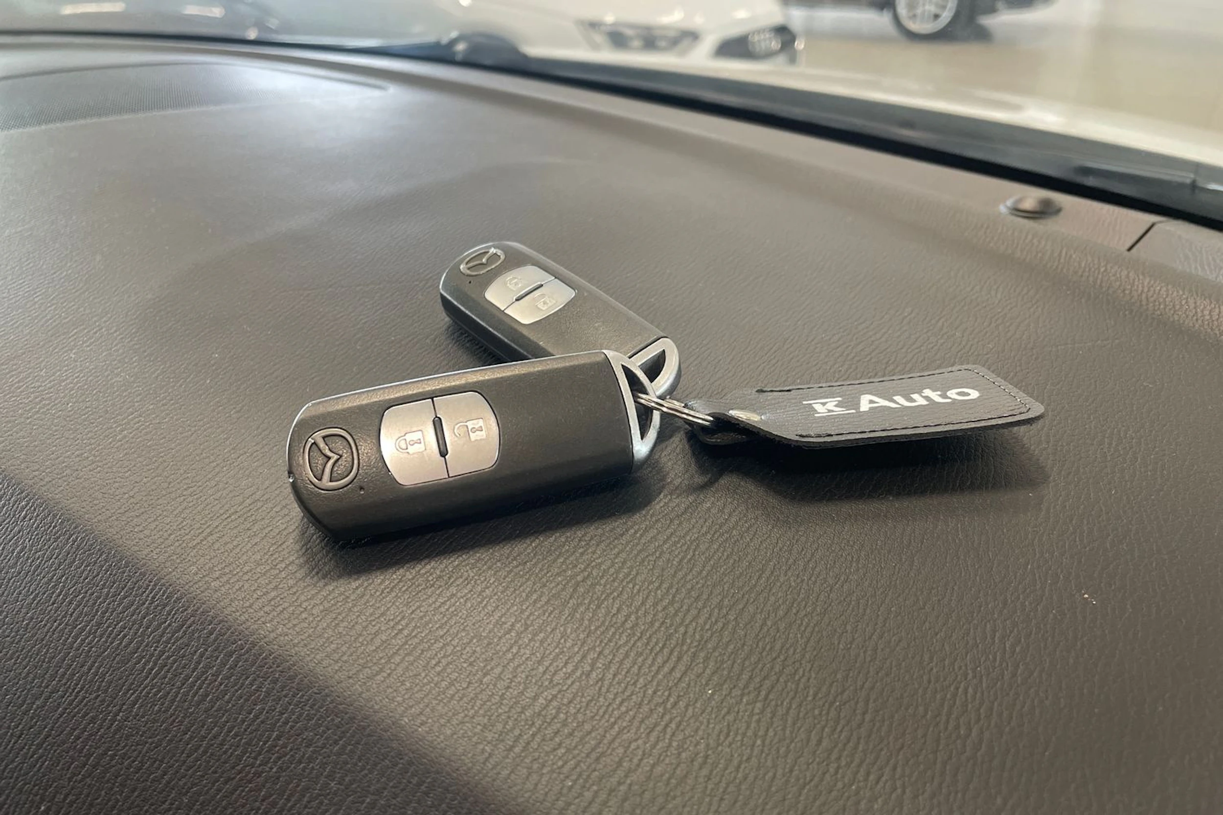 valkoinen Mazda CX-5 2016 kuva 28.
