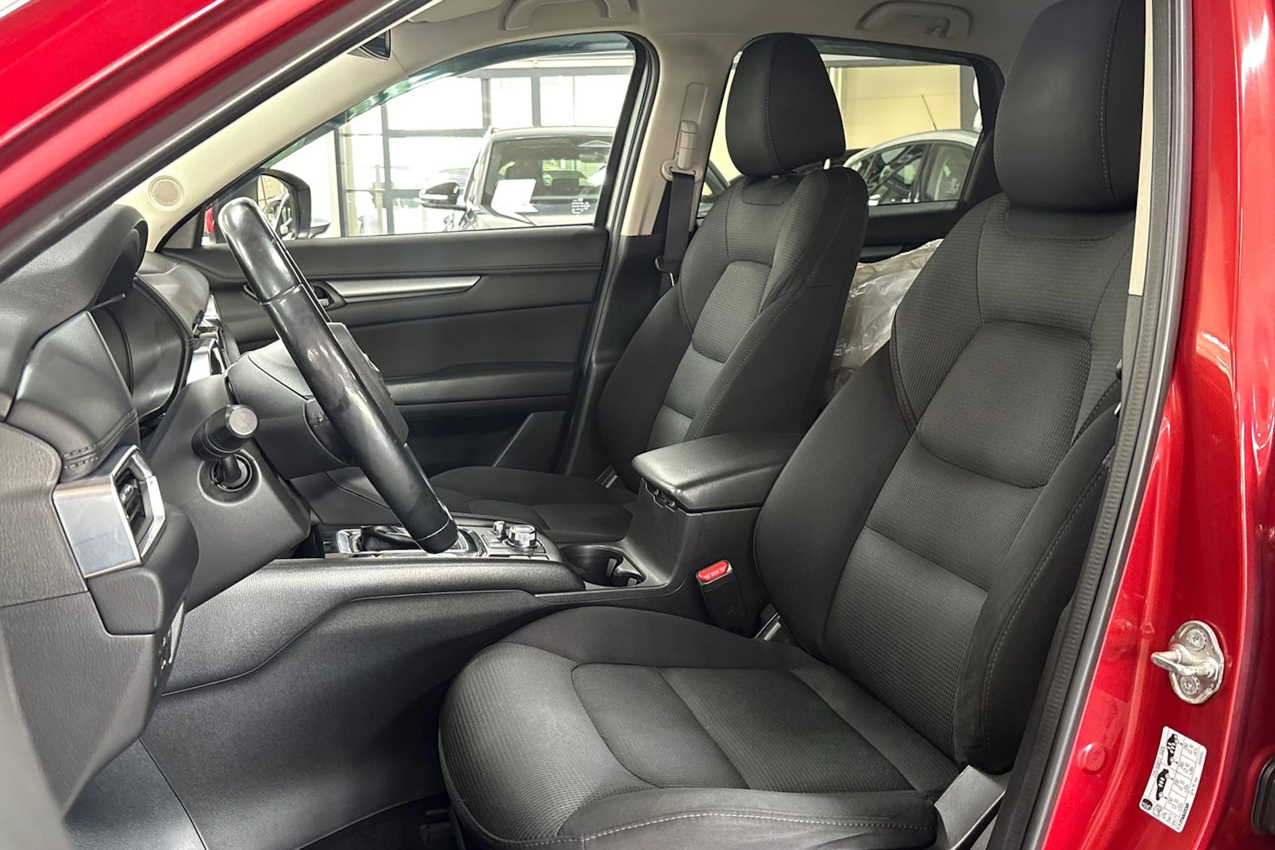 punainen Mazda CX-5 2017 kuva 11.