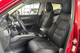 punainen Mazda CX-5 2017 kuva 11.