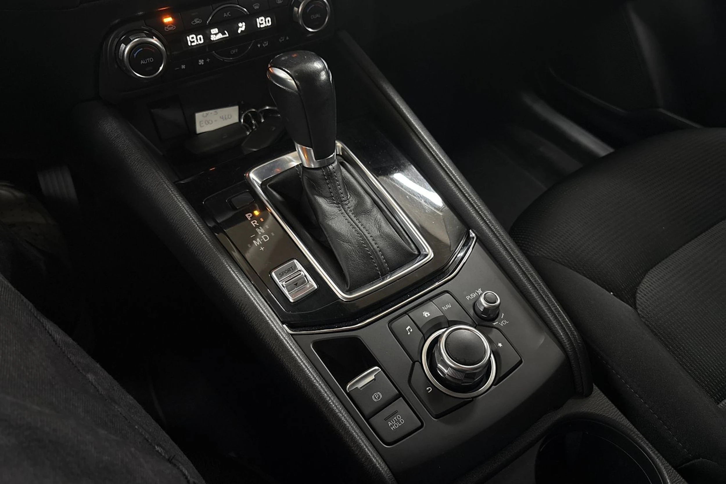 punainen Mazda CX-5 2017 kuva 18.