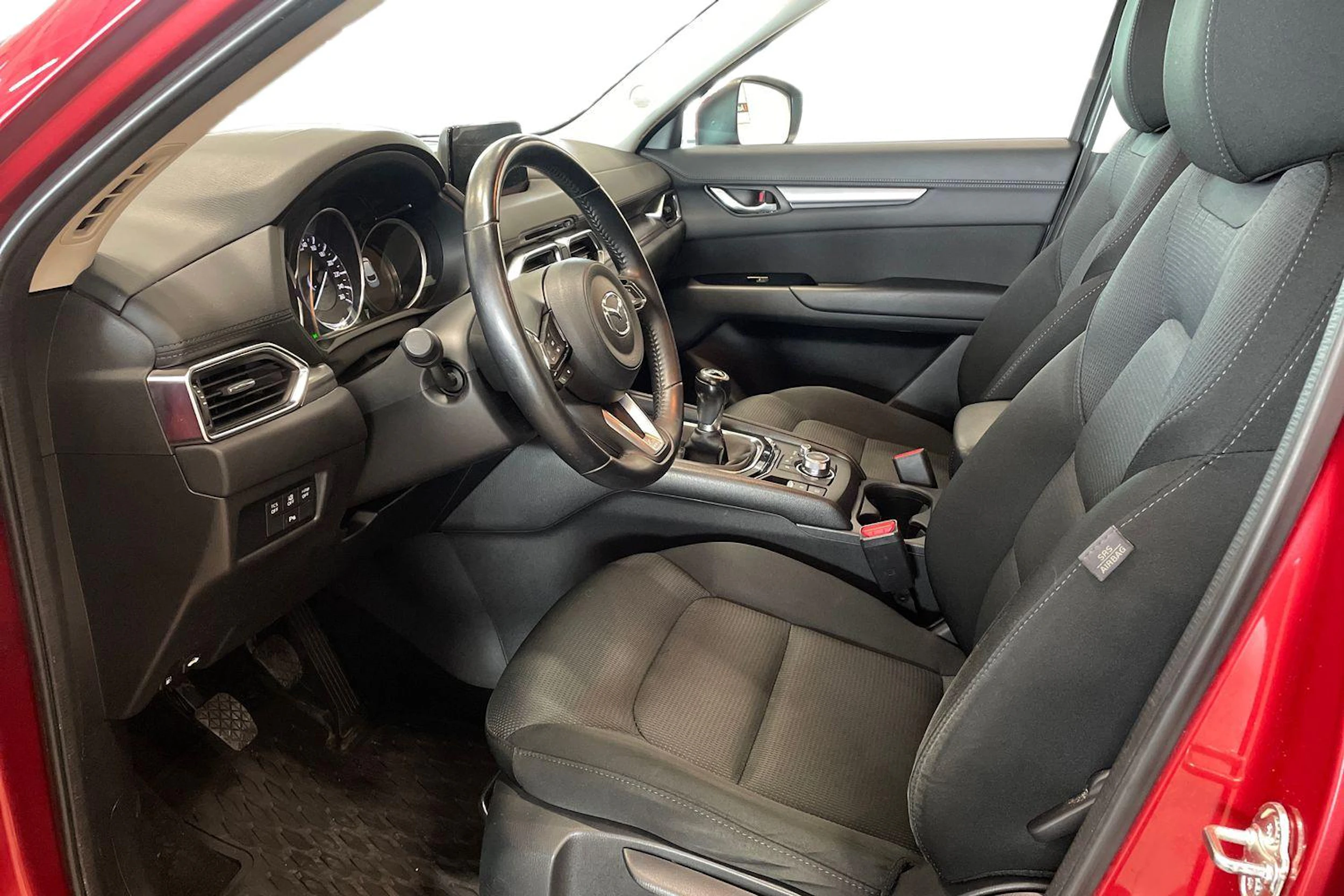 punainen Mazda CX-5 2017 kuva 6.