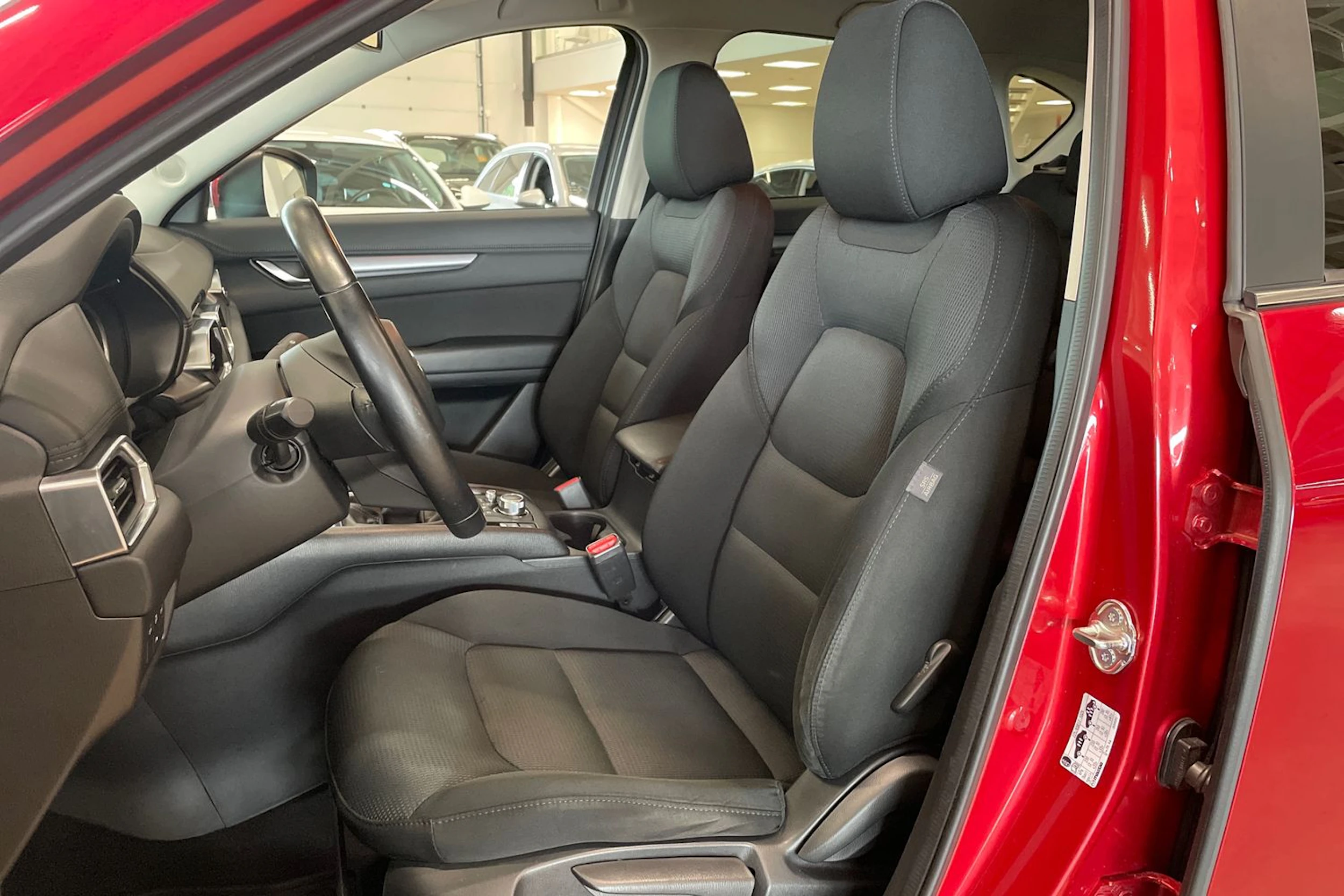 punainen Mazda CX-5 2017 kuva 11.