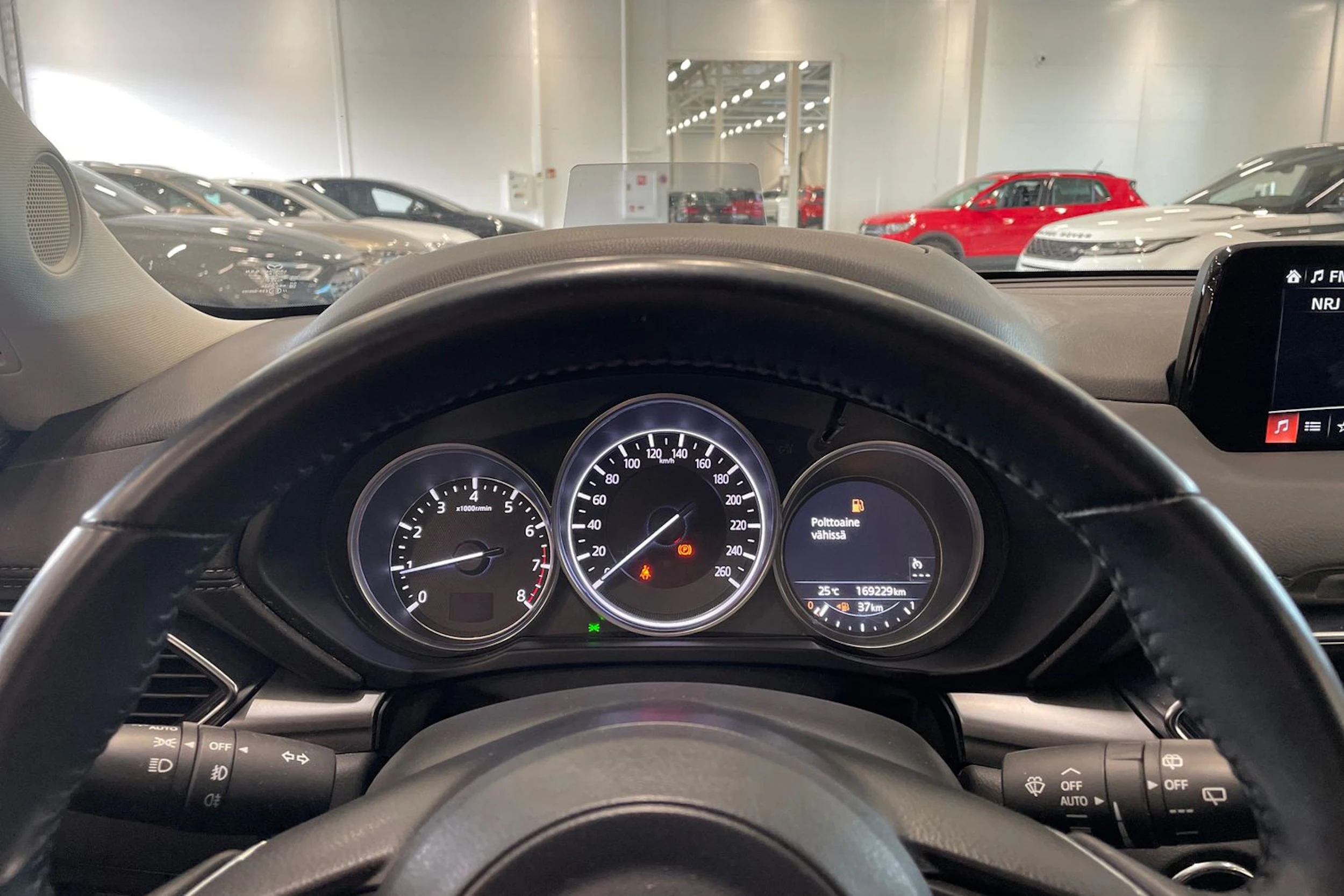 punainen Mazda CX-5 2017 kuva 13.