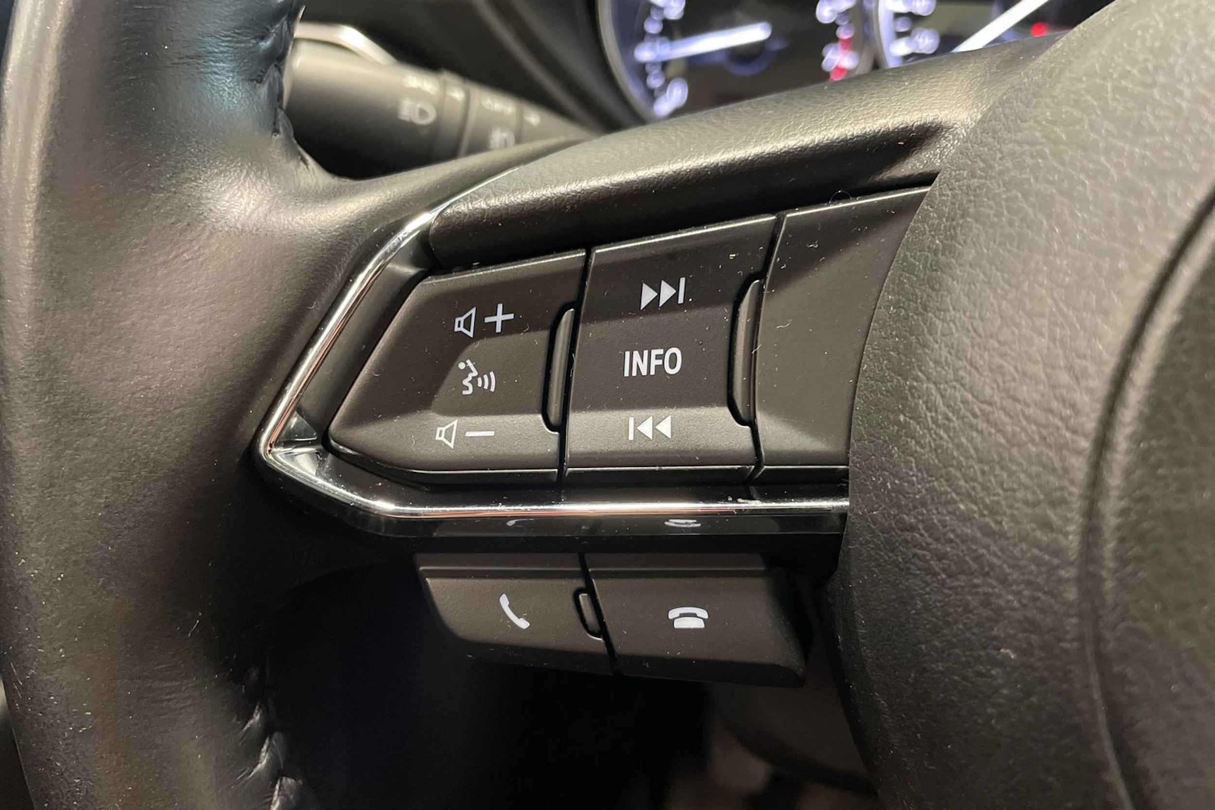 punainen Mazda CX-5 2017 kuva 16.
