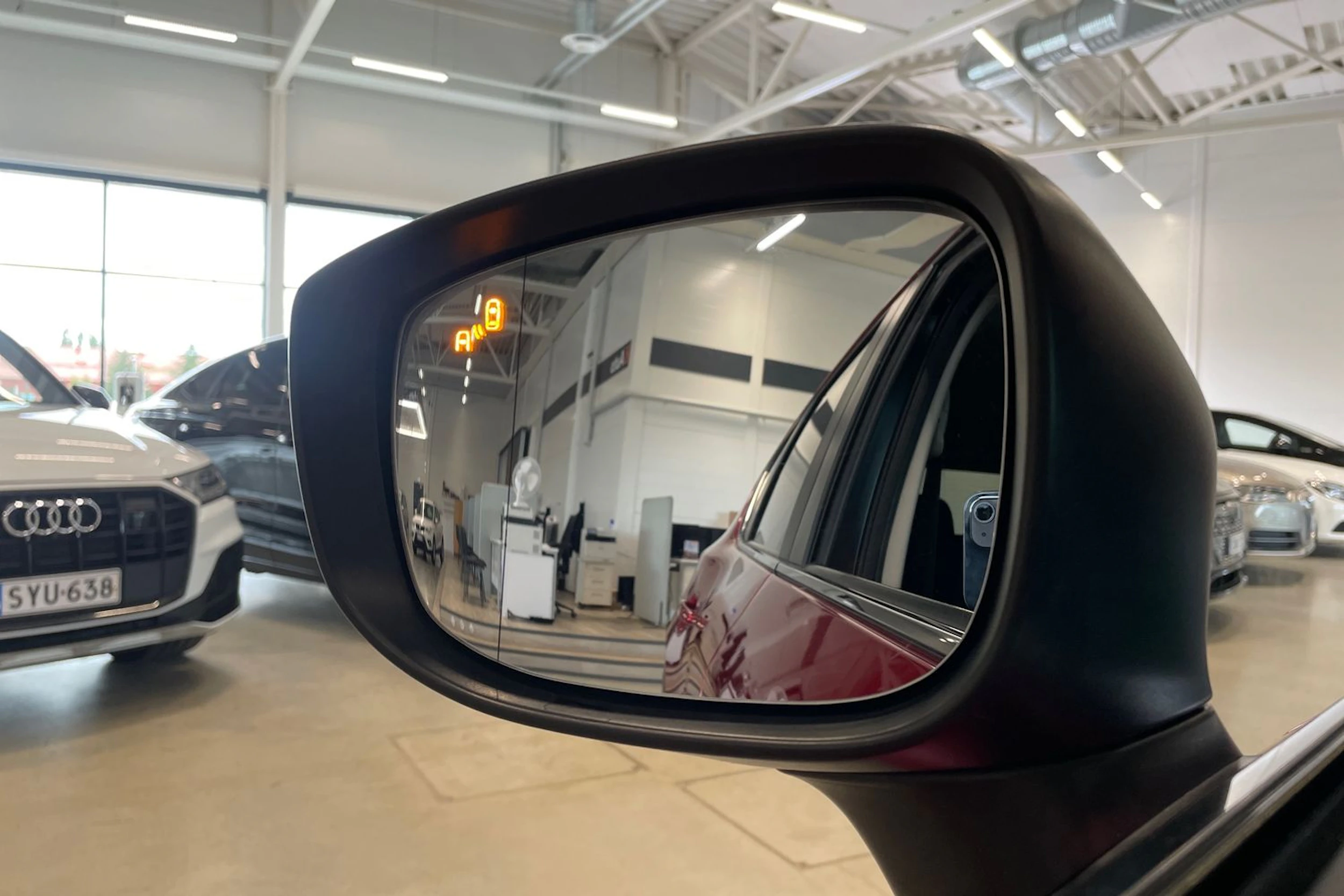 punainen Mazda CX-5 2017 kuva 18.
