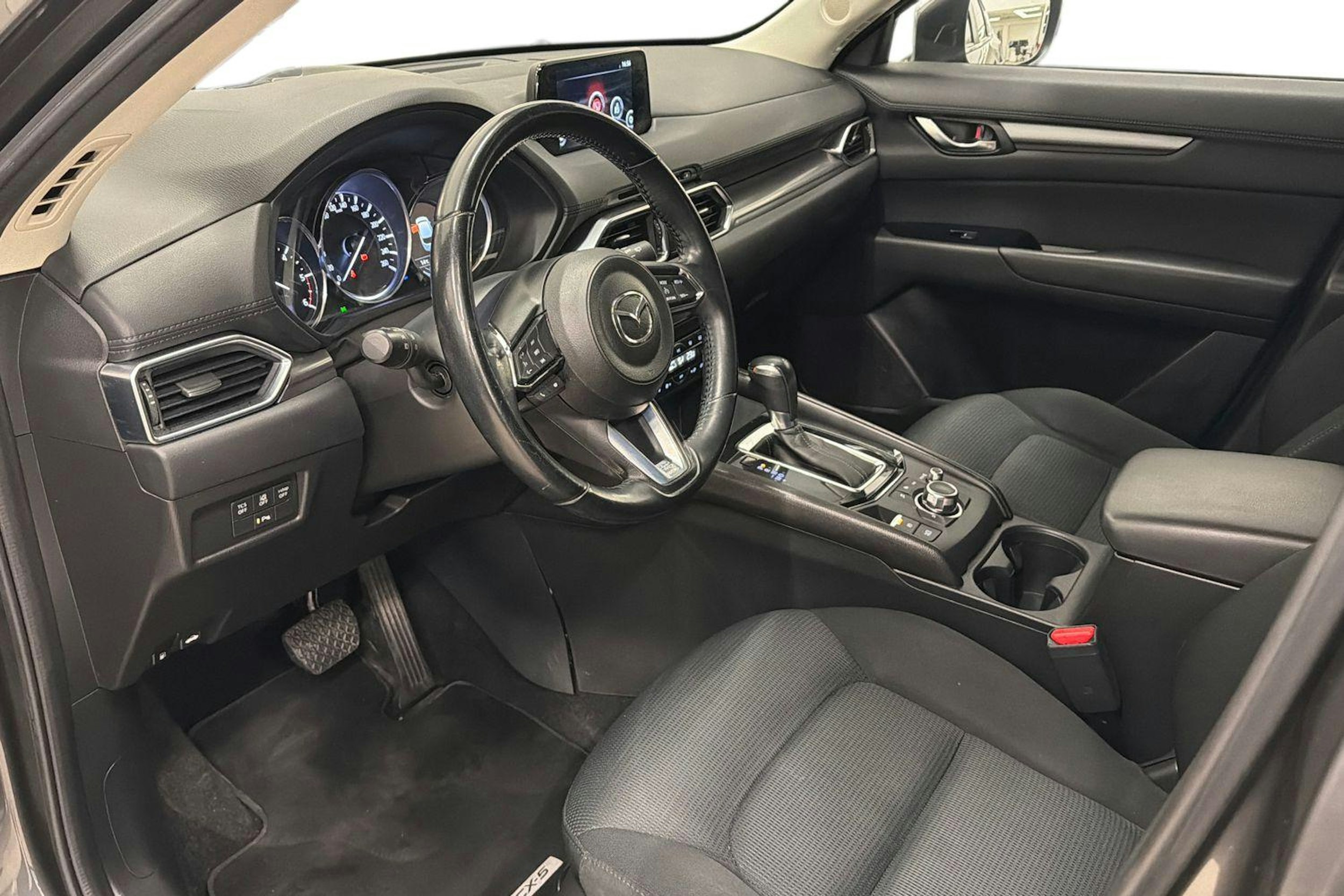 harmaa Mazda CX-5 2018 kuva 7.