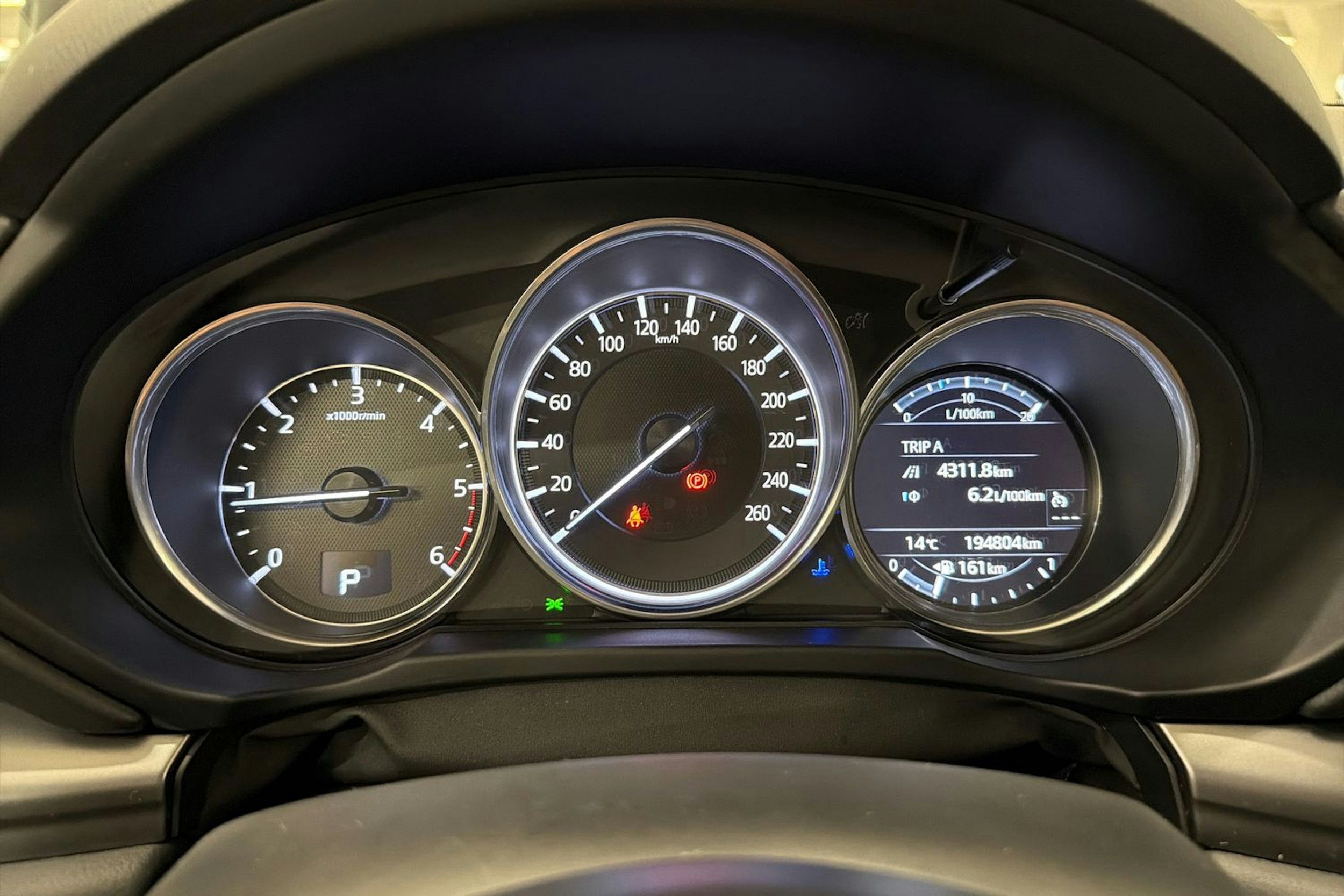 harmaa Mazda CX-5 2018 kuva 14.