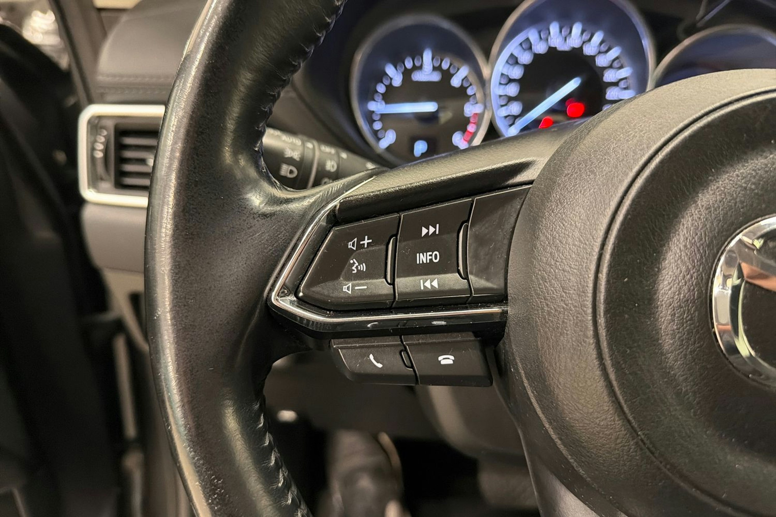 harmaa Mazda CX-5 2018 kuva 20.