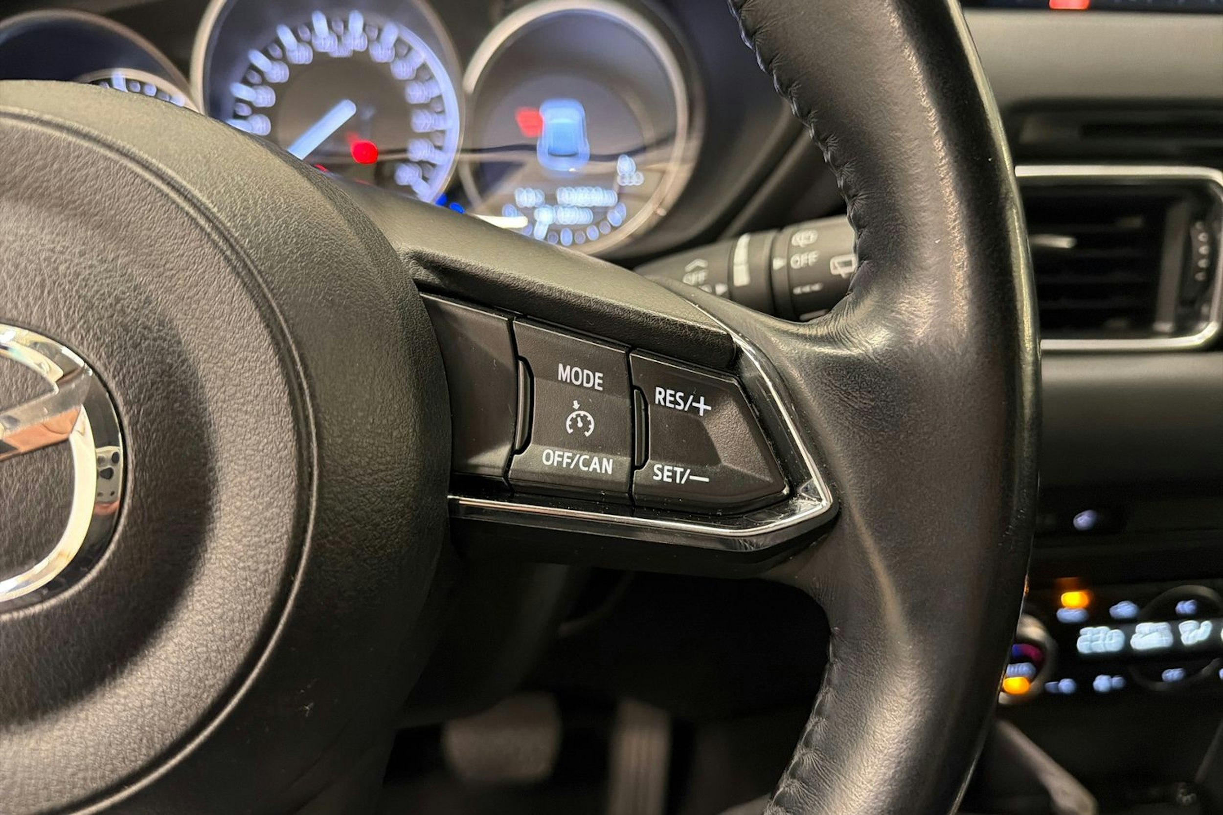 harmaa Mazda CX-5 2018 kuva 21.