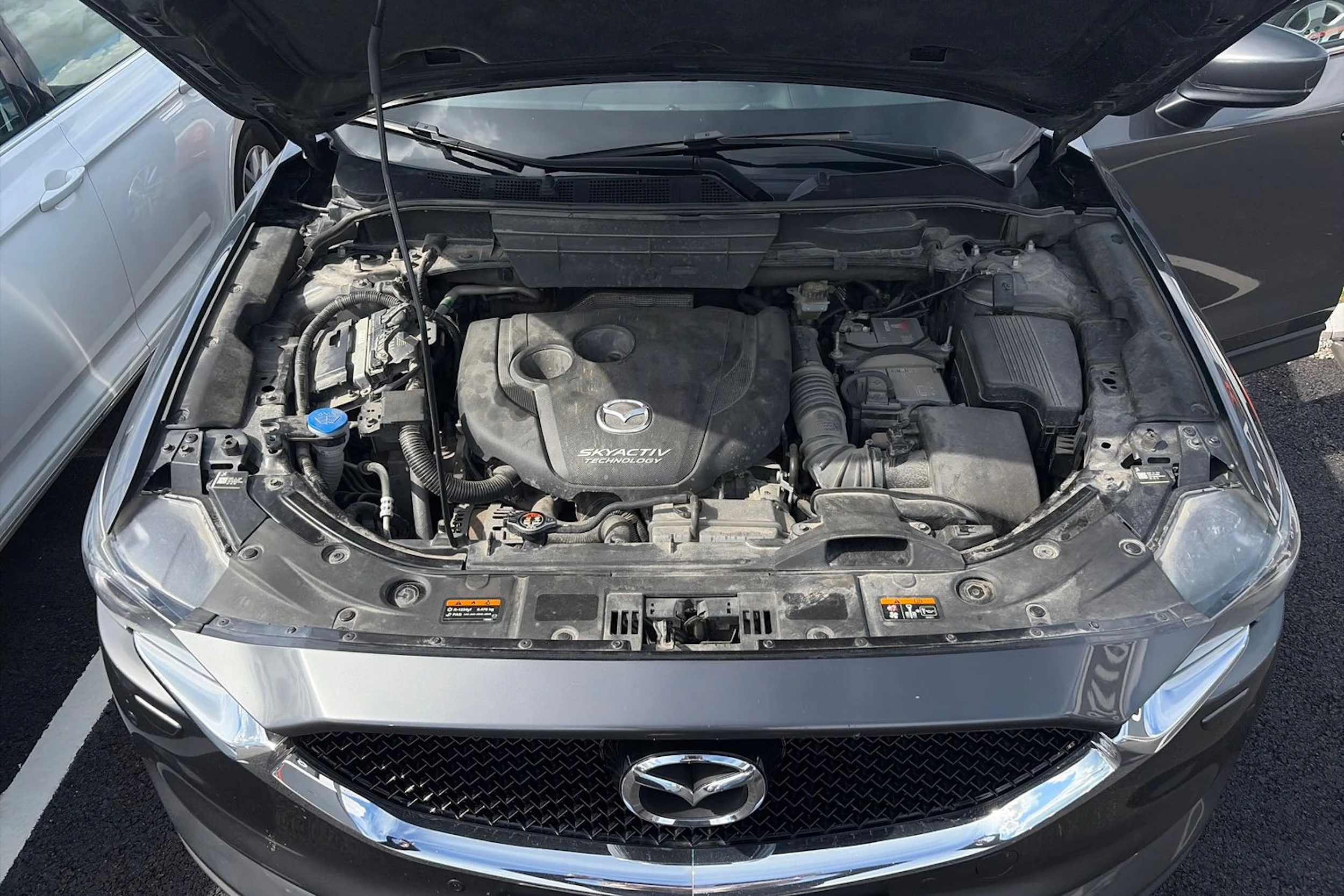 harmaa Mazda CX-5 2018 kuva 27.