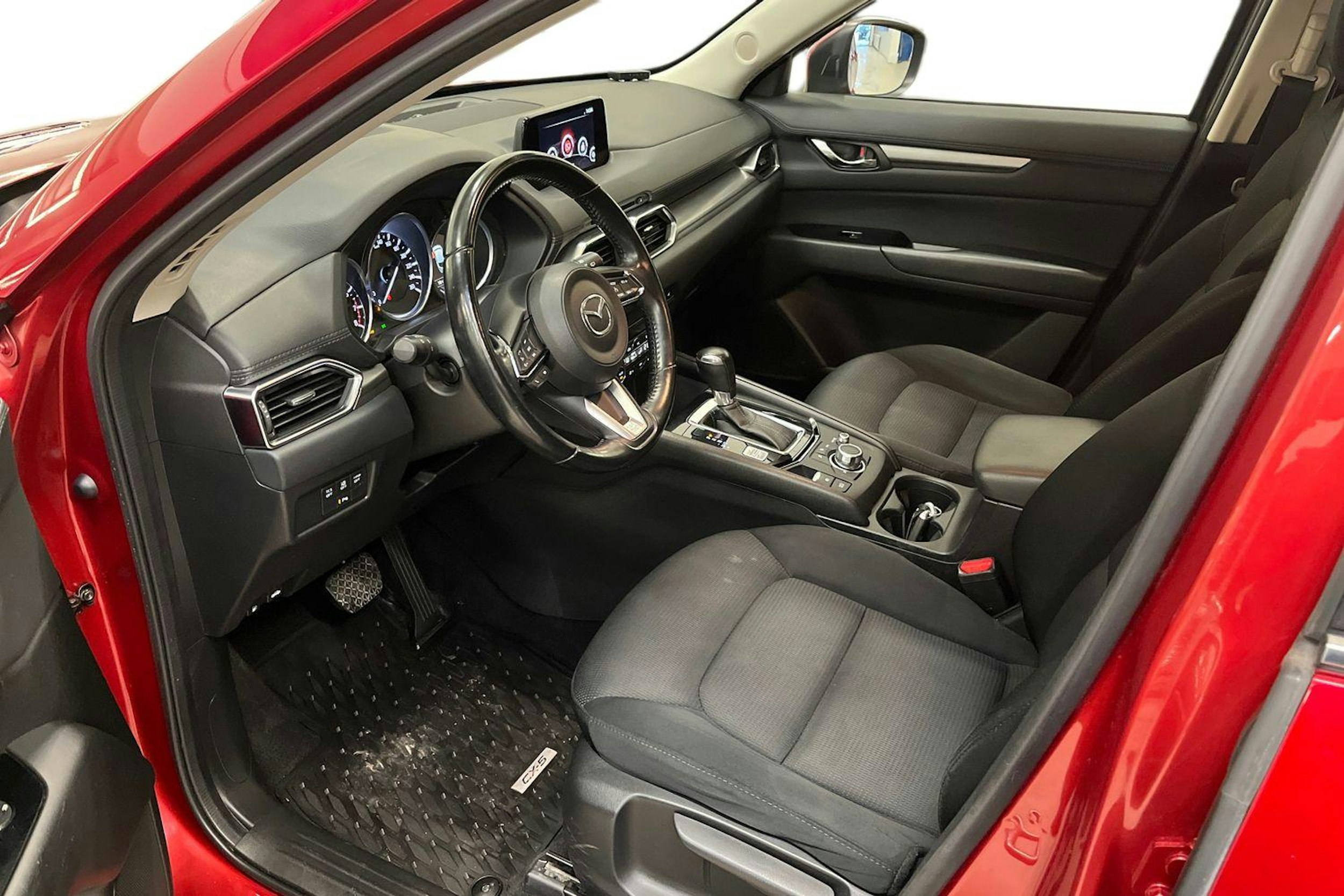 punainen Mazda CX-5 2018 kuva 7.